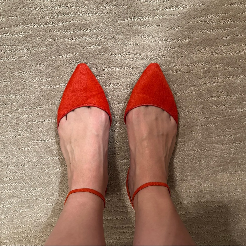 Gently worn red-orange calf fur pointy toe shoes - Picture 8 of 8